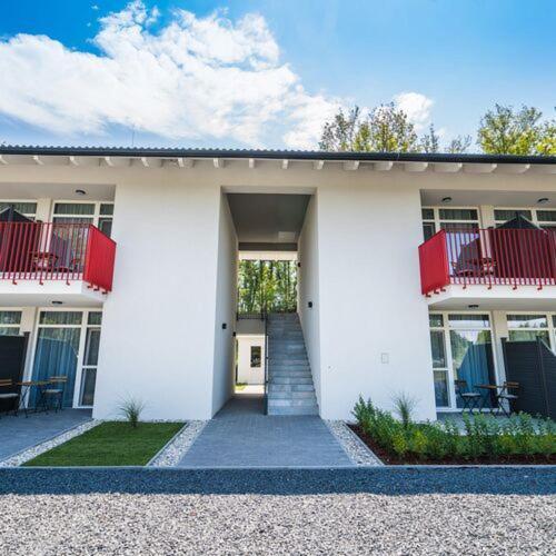 Hotel Piroska Fogadoja à Siófok Extérieur photo